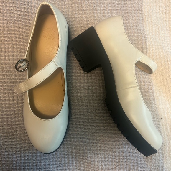 Size 6 UO Mary Janes - Picture 4 of 4